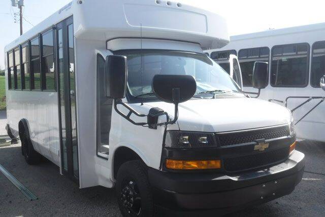 CHEVY COLLINS 2023 P010338 1690217189781 mini bus