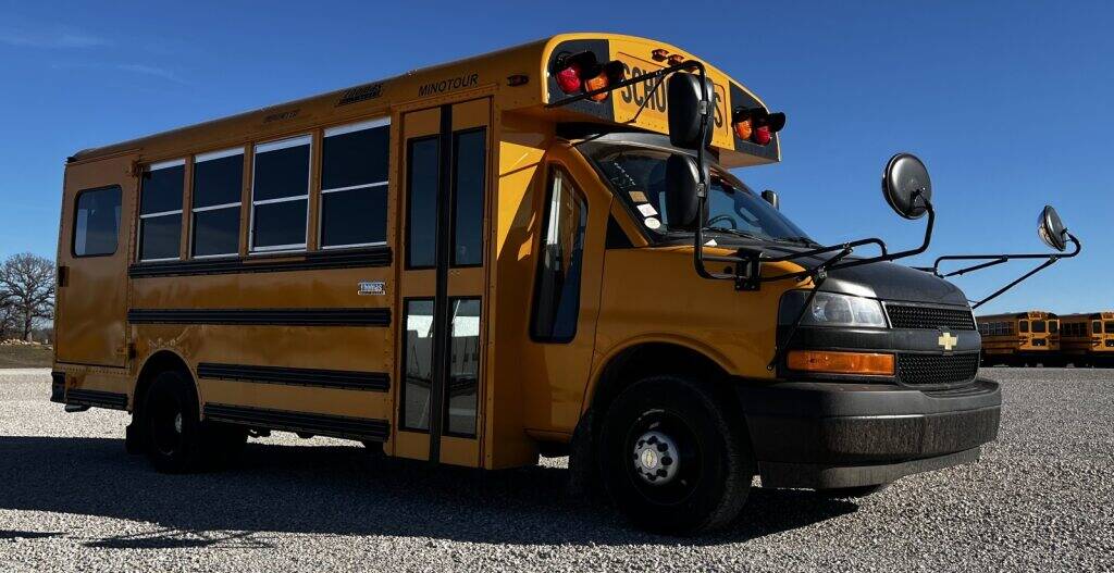 6d9d5b62 0780 4c5b b33f 613f866fbc4b mini bus