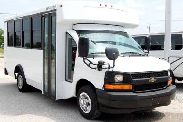 CHEVY COLLINS 2023 A030823 1678894967108 mini bus