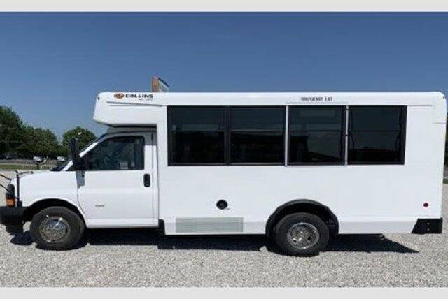CHEVY COLLINS 2023 A030823 1678894967110 mini bus