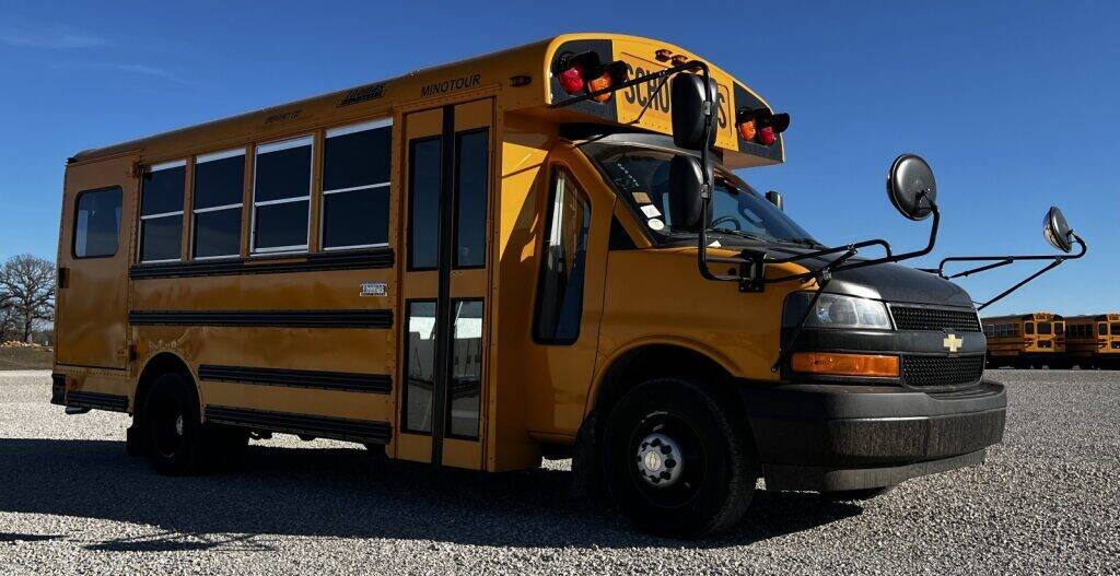 6d9d5b62 0780 4c5b b33f 613f866fbc4b mini bus